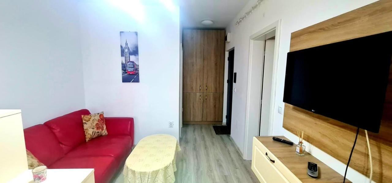 Elyse Comfortable Apartment Close To Palas Mall Iasi Exterior photo